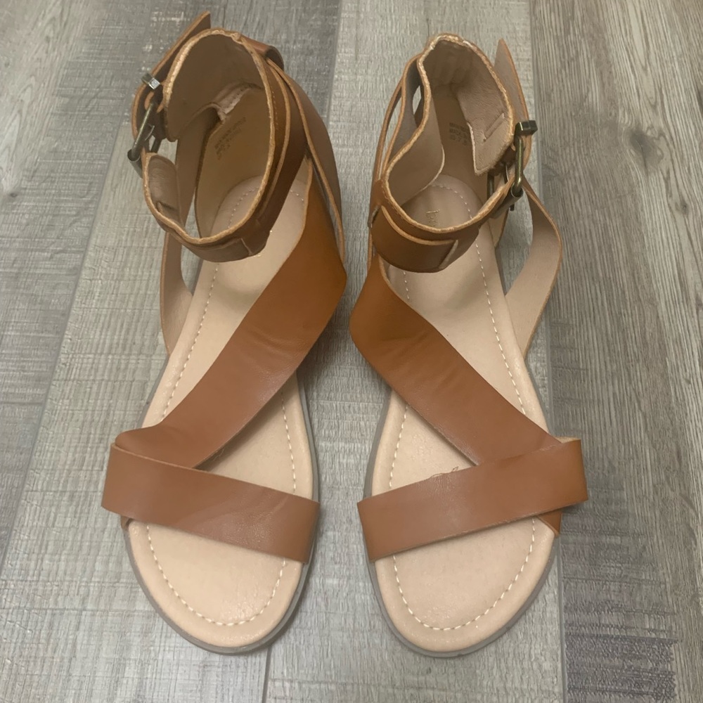 BOHEME PEYTON ANKLE STRAP SANDALS IN BROWN SIZE 7.5